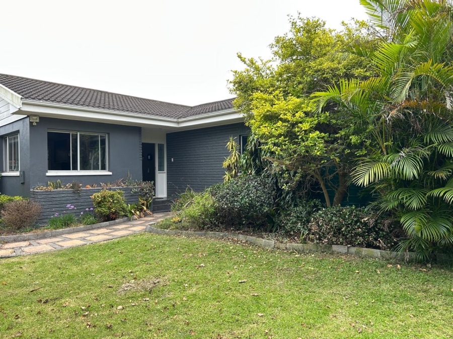 To Let 4 Bedroom Property for Rent in Mill Park Eastern Cape